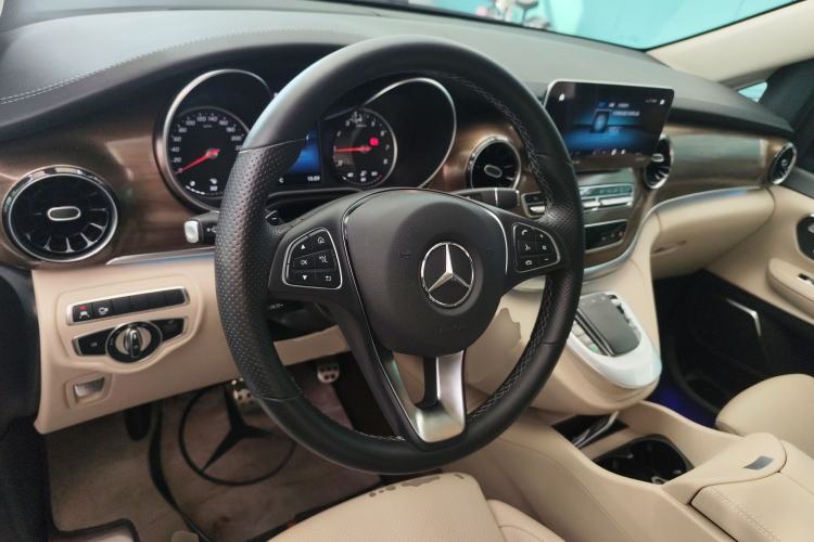 Used Mercedes-Benz V-Class 2022 V 260 L Long Wheelbase Prestige Edition Center Console