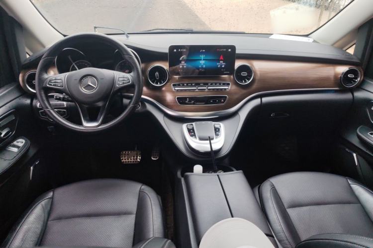 Used Mercedes-Benz V-Class 2022 V 260 L Long Wheelbase Prestige Edition Center Console