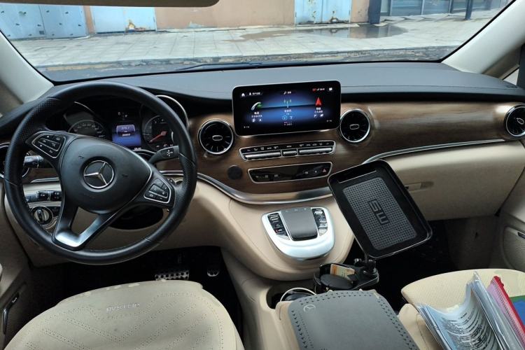 Used Mercedes-Benz V-Class 2022 V 260 L Long Wheelbase Prestige Edition Center Console