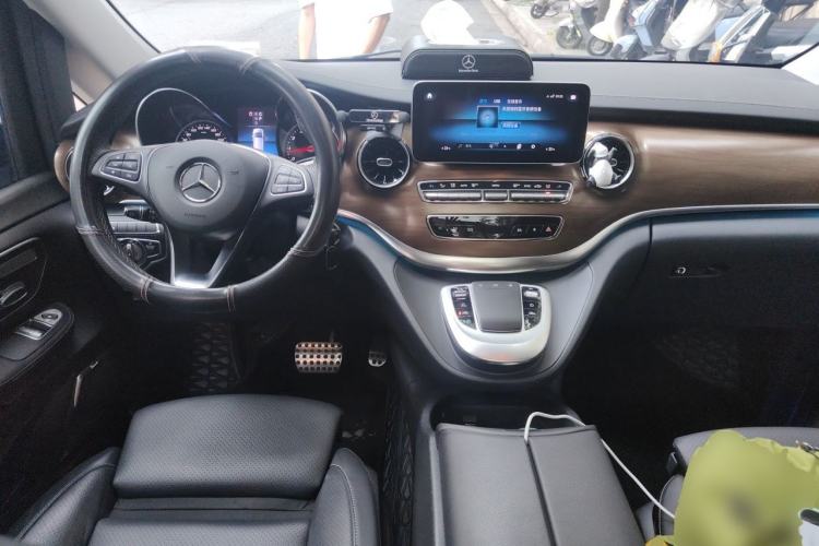 Used Mercedes-Benz V-Class 2022 V 260 L Long Wheelbase Prestige Edition Center Console