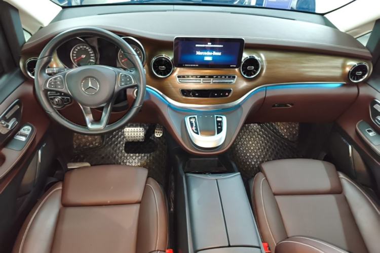 Used Mercedes-Benz V-Class 2022 V 260 L Long Wheelbase Prestige Edition Center Console