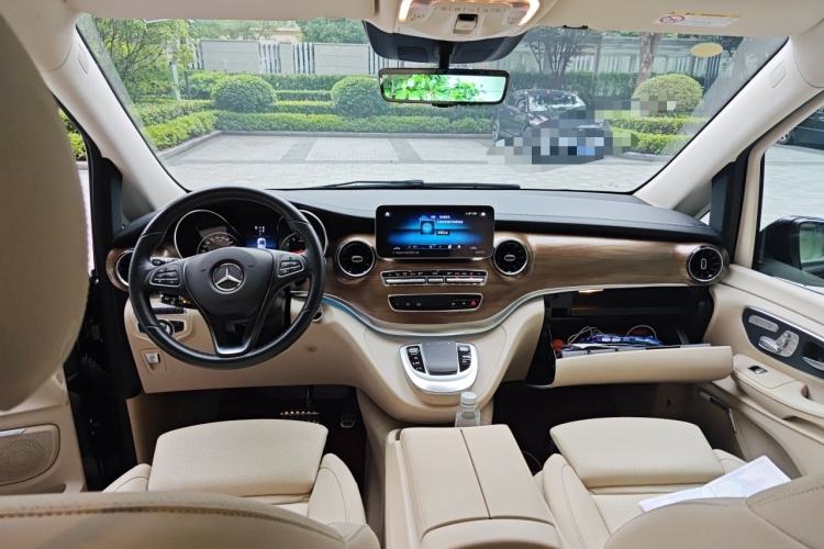 Used Mercedes-Benz V-Class 2022 V 260 L Long Wheelbase Prestige Edition Center Console