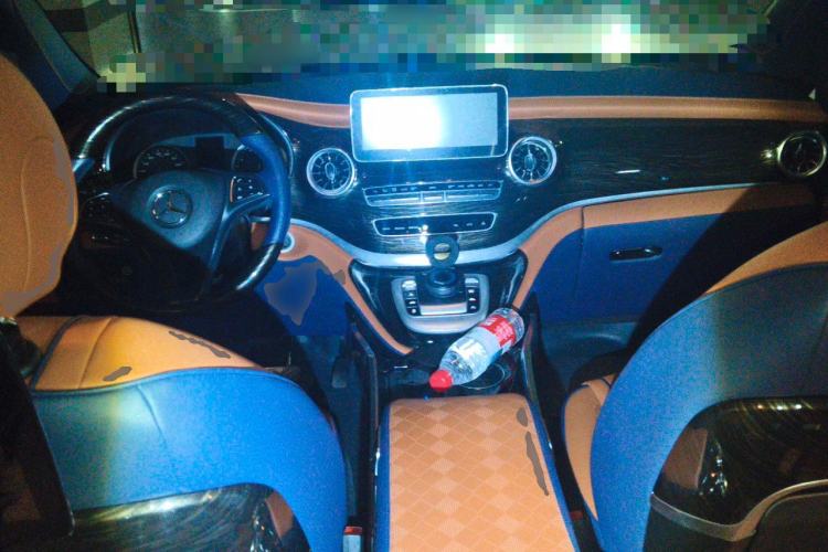 Used Mercedes-Benz V-Class  Center Console