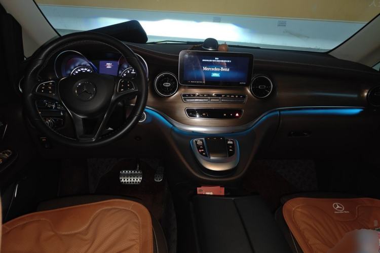 Used Mercedes-Benz V-Class 2022 V 260 L Long-wheelbase Luxury Edition Center Console