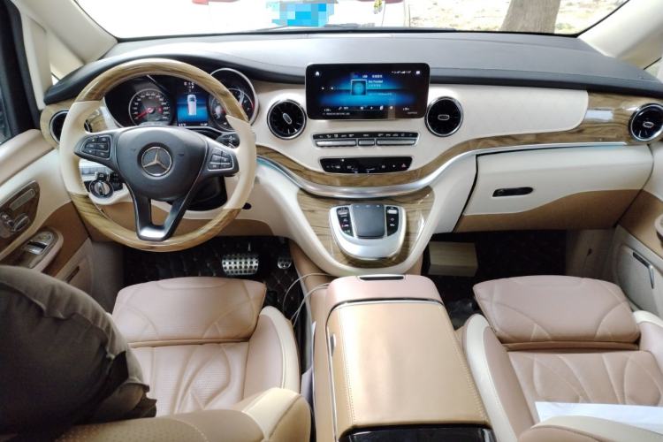 Used Mercedes-Benz V-Class 2022 V 260 L Long Wheelbase Prestige Edition Center Console