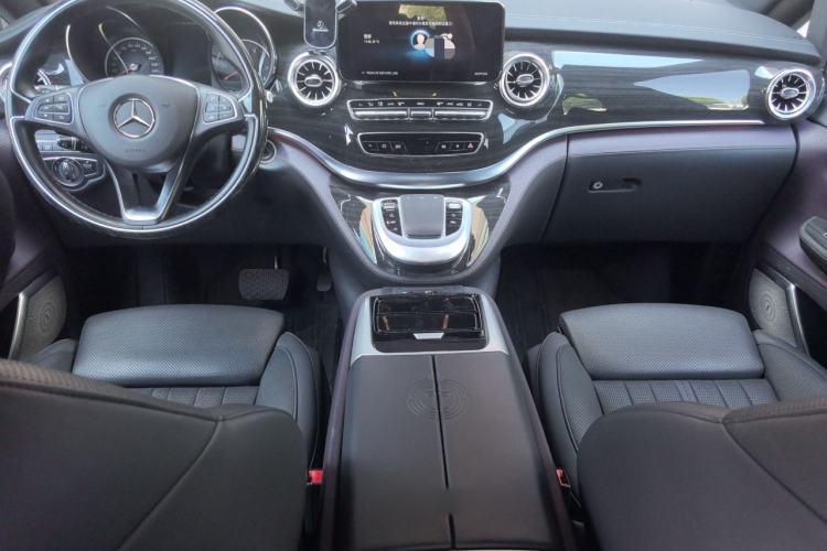 Used Mercedes-Benz V-Class 2022 V 260 L Long Wheelbase Prestige Edition Center Console