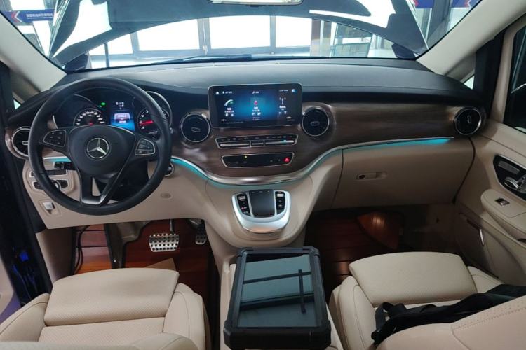 Used Mercedes-Benz V-Class 2022 V 260 L Long Wheelbase Prestige Edition Center Console