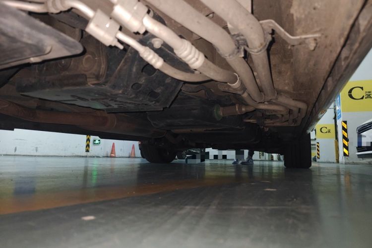 Used Mercedes-Benz V-Class  Chassis Front Left