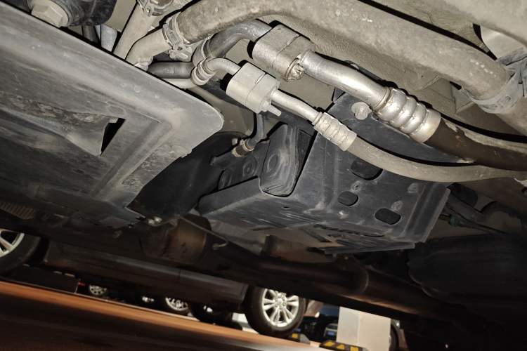 Used Mercedes-Benz V-Class 2022 V 260 Avantgarde Edition Chassis Front Left