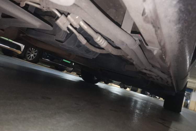 Used Mercedes-Benz V-Class 2022 V 260 Avantgarde Edition Chassis Front Left