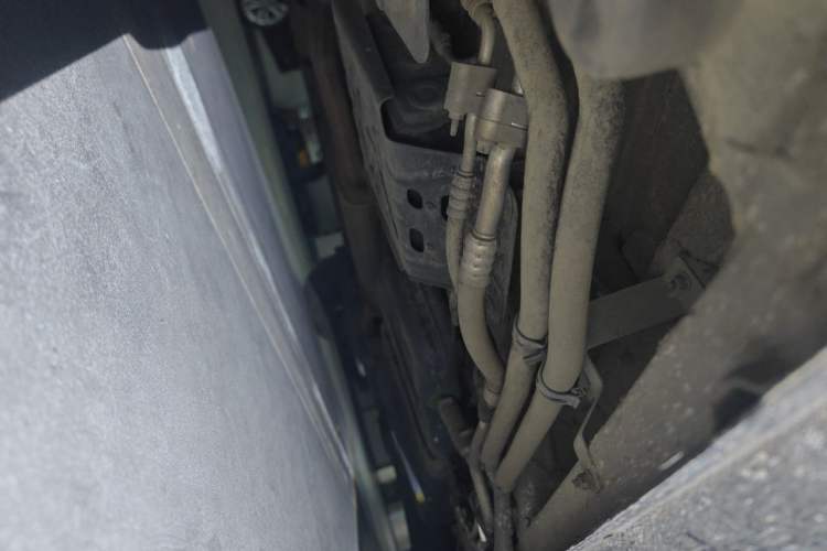 Used Mercedes-Benz V-Class 2022 V 260 Avantgarde Edition Chassis Front Left