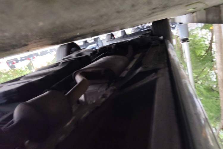 Used Mercedes-Benz V-Class  Chassis Front Right