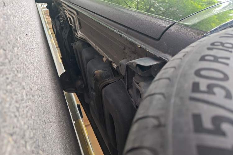 Used Mercedes-Benz V-Class 2022 V 260 Avantgarde Edition Chassis Rear Left