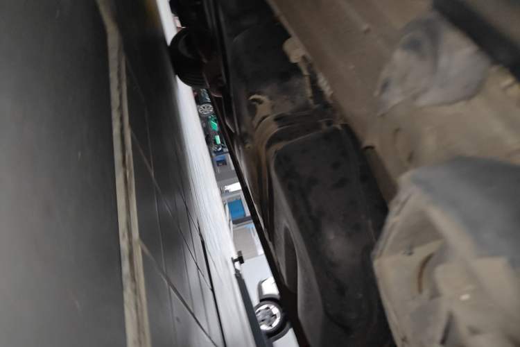 Used Mercedes-Benz V-Class 2022 V 260 Avantgarde Edition Chassis Rear Left