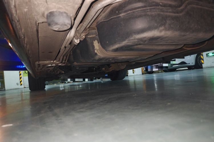 Used Mercedes-Benz V-Class  Chassis Rear Left