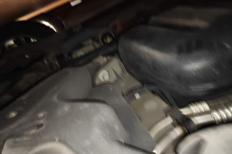 Used Mercedes-Benz V-Class 2022 V 260 Avantgarde Edition Chassis Rear Left