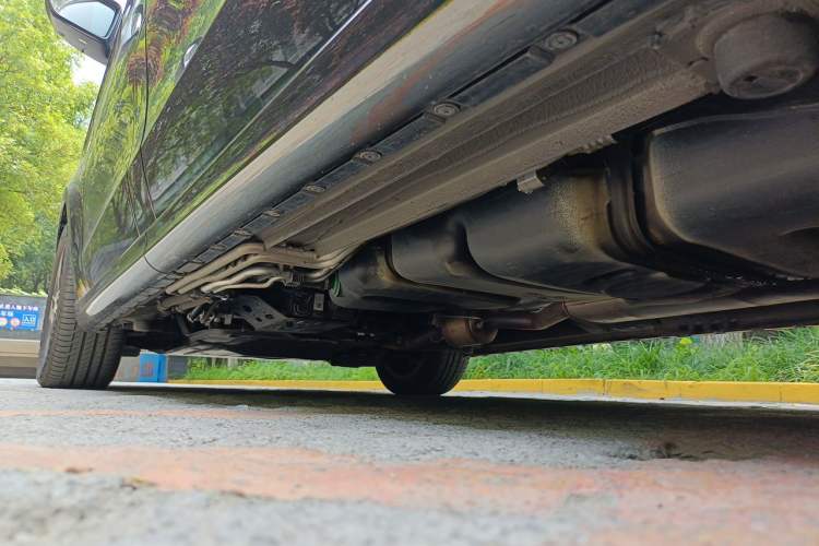 Used Mercedes-Benz V-Class 2022 V 260 Prestige Edition Chassis Rear Left