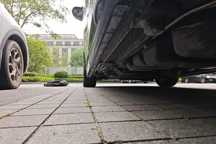 Used Mercedes-Benz V-Class 2022 V 260 L Long Wheelbase Prestige Edition Chassis Rear Left