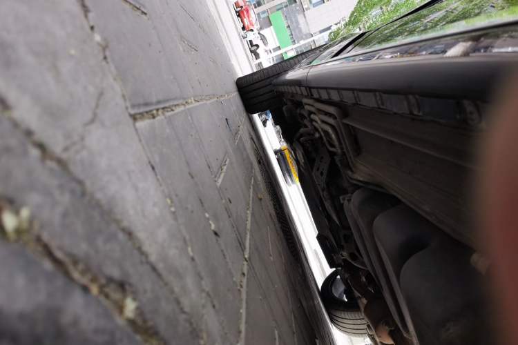 Used Mercedes-Benz V-Class 2022 V 260 Prestige Edition Chassis Rear Left