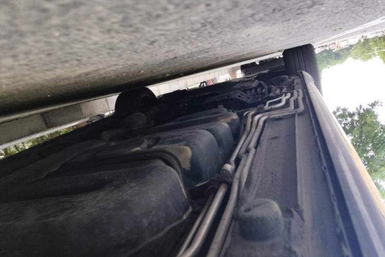 Used Mercedes-Benz V-Class  Chassis Rear Left