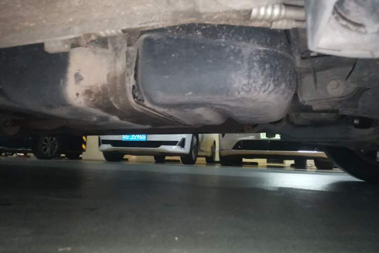 Used Mercedes-Benz V-Class 2022 V 260 Avantgarde Edition Chassis Rear Left