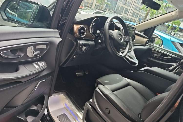 Used Mercedes-Benz V-Class 2022 V 260 L Long-wheelbase Luxury Edition Driver Seat