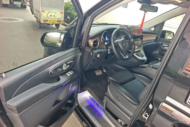 Used Mercedes-Benz V-Class 2022 V 260 Prestige Edition Driver Seat