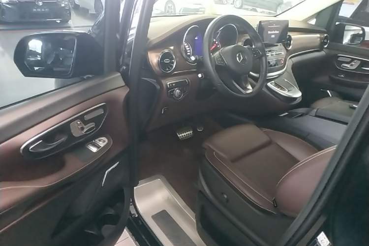 Used Mercedes-Benz V-Class 2022 V 260 L Long-wheelbase Luxury Edition Driver Seat