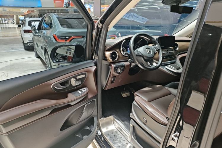 Used Mercedes-Benz V-Class 2022 V 260 L Long-wheelbase Luxury Edition Driver Seat