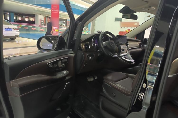Used Mercedes-Benz V-Class 2022 V 260 Prestige Edition Driver Seat
