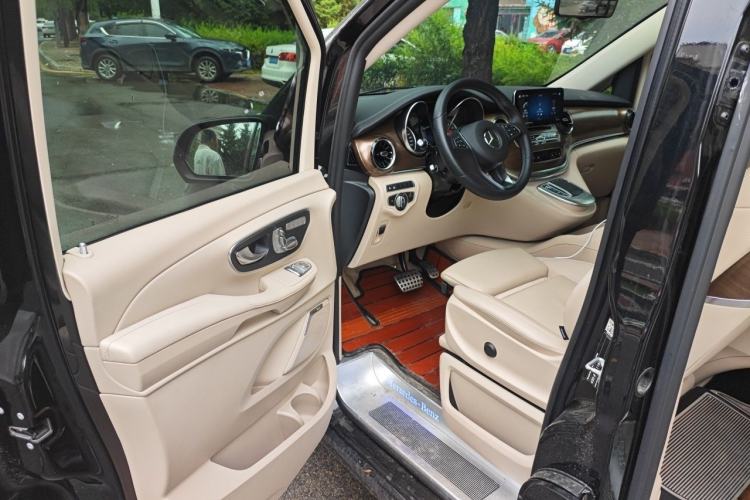 Used Mercedes-Benz V-Class 2022 V 260 L Long Wheelbase Prestige Edition Driver Seat