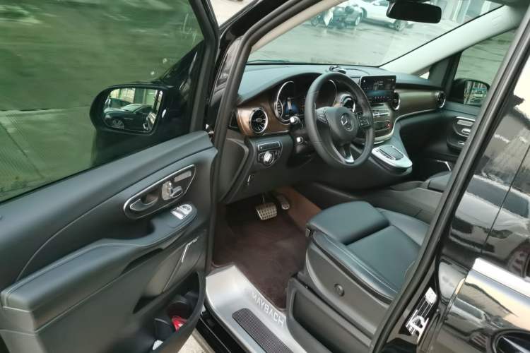 Used Mercedes-Benz V-Class 2022 V 260 Prestige Edition Driver Seat