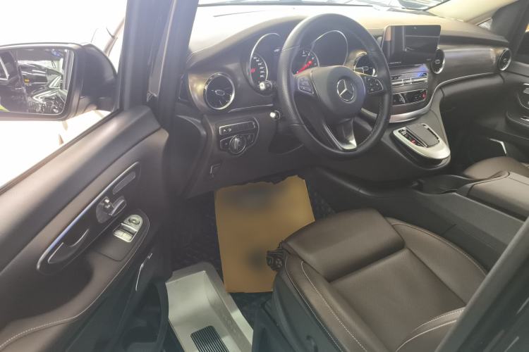 Used Mercedes-Benz V-Class 2022 V 260 L Long-wheelbase Luxury Edition Driver Seat