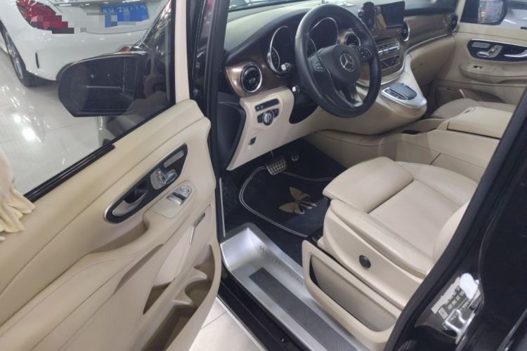 Used Mercedes-Benz V-Class 2022 V 260 L Long-wheelbase Luxury Edition Driver Seat