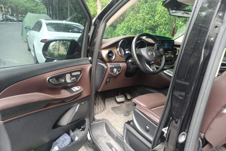 Used Mercedes-Benz V-Class 2022 V 260 L Long-wheelbase Luxury Edition Driver Seat