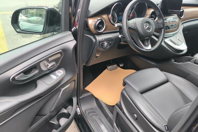 Used Mercedes-Benz V-Class 2022 V 260 L Long Wheelbase Prestige Edition Driver Seat