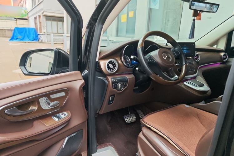 Used Mercedes-Benz V-Class 2022 V 260 L Long-wheelbase Luxury Edition Driver Seat