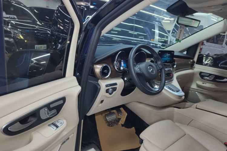 Used Mercedes-Benz V-Class 2022 V 260 L Long-wheelbase Luxury Edition Driver Seat