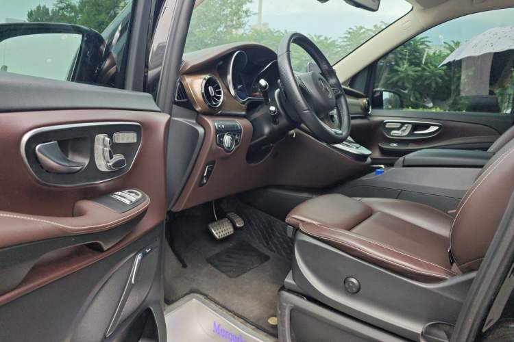 Used Mercedes-Benz V-Class 2022 V 260 L Long-wheelbase Luxury Edition Driver Seat