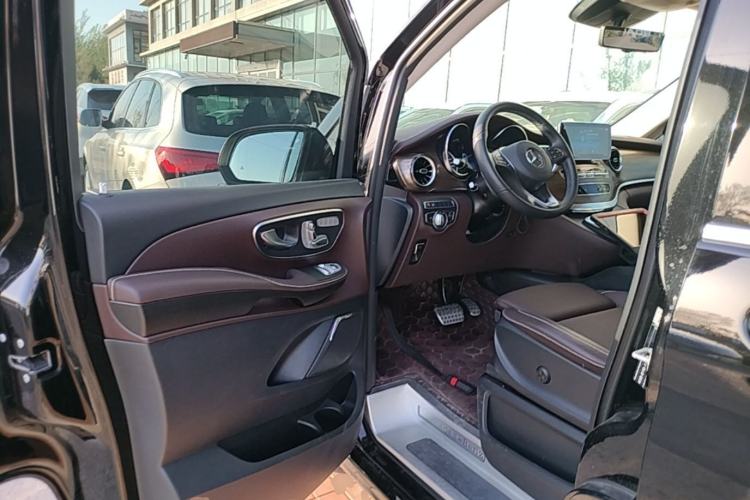 Used Mercedes-Benz V-Class 2022 V 260 L Long Wheelbase Prestige Edition Driver Seat
