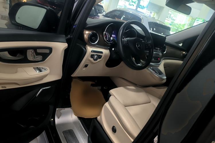 Used Mercedes-Benz V-Class 2022 V 260 Prestige Edition Driver Seat