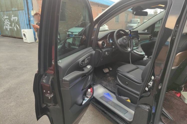 Used Mercedes-Benz V-Class 2022 V 260 Prestige Edition Driver Seat