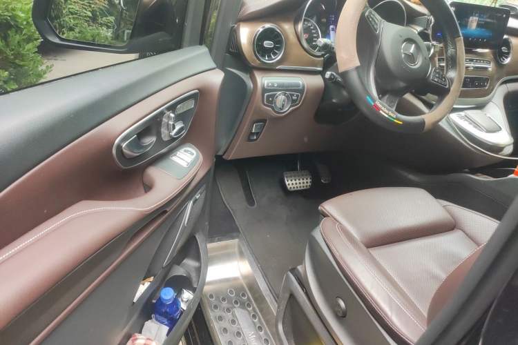 Used Mercedes-Benz V-Class 2022 V 260 L Long-wheelbase Luxury Edition Driver Seat