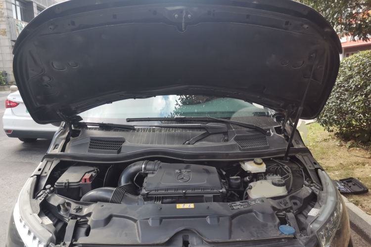 Used Mercedes-Benz V-Class 2022 V 260 Avantgarde Edition Engine Bay