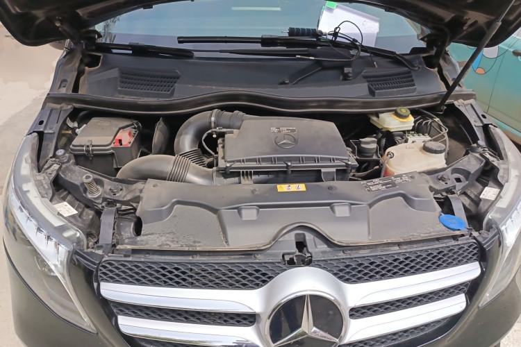Used Mercedes-Benz V-Class 2022 V 260 Avantgarde Edition Engine Bay