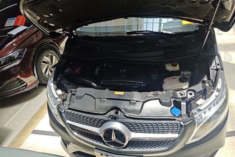 Used Mercedes-Benz V-Class 2022 V 260 L Long-wheelbase Luxury Edition Engine Bay