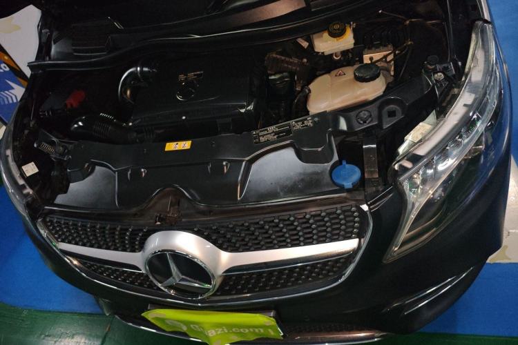 Used Mercedes-Benz V-Class 2022 V 260 L Long-wheelbase Luxury Edition Engine Bay