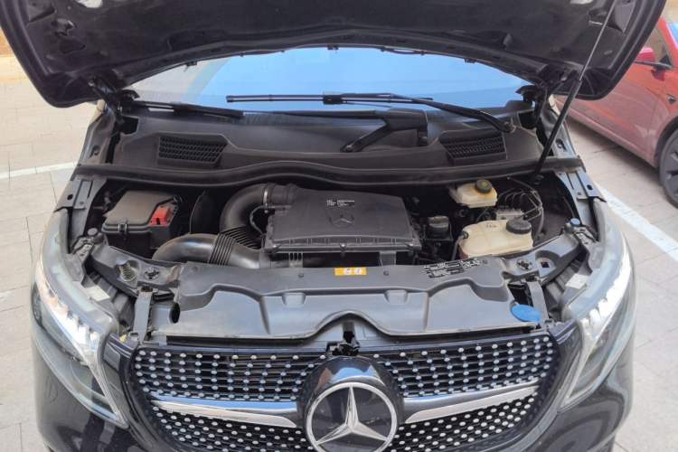 Used Mercedes-Benz V-Class 2022 V 260 Avantgarde Edition Engine Bay