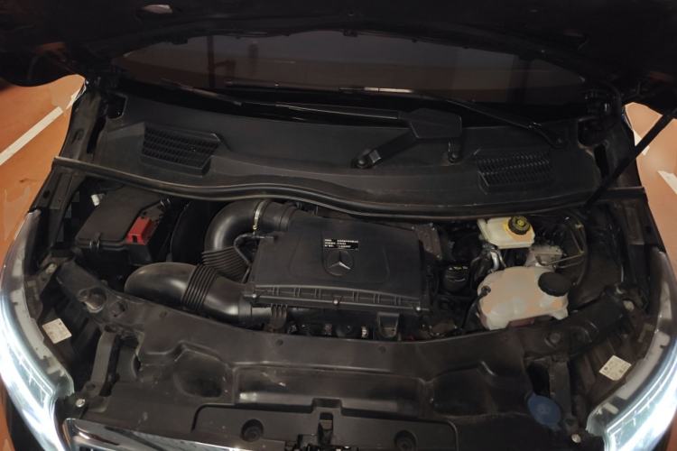 Used Mercedes-Benz V-Class 2022 V 260 Avantgarde Edition Engine Bay