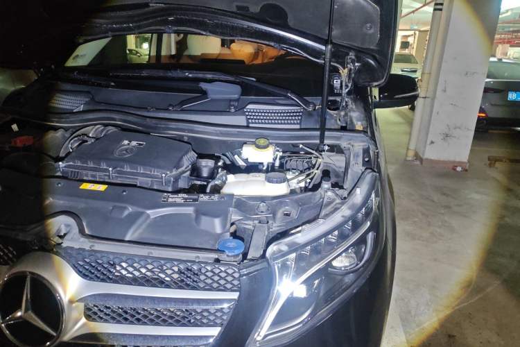 Used Mercedes-Benz V-Class 2022 V 260 Avantgarde Edition Engine Bay Left